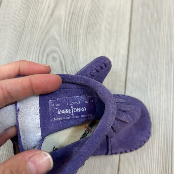 Minnetonka Infants Suede Back Flap 3" Round Toe Bootie Purple Size 2 - Picture 5 of 6
